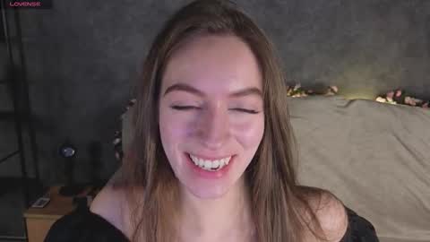 agnes wells online show from December 21, 9:46 am