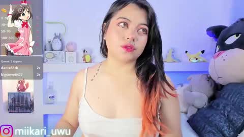 Snapshot of ahri_elderwood chatting on February 12, 5:15 am Ahri help me get to 100 online show from February 12, 5:15 am