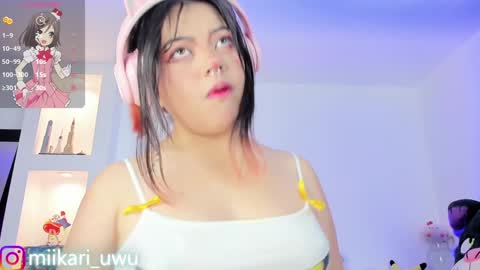 Snapshot of ahri_elderwood chatting on January 22, 4:23 am Ahri help me get to 100 online show from January 22, 4:23 am