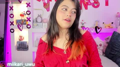 Snapshot of ahri_elderwood chatting on February 15, 5:30 am Ahri help me get to 100 online show from February 15, 5:30 am