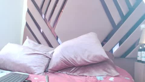 aiilynsmiith online show from November 22, 10:23 pm