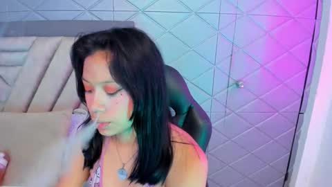 Snapshot of aikolee_ chatting on October 13, 7:44 am AikoLee online show from October 13, 7:44 am