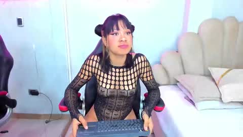 Snapshot of aikolee_ chatting on March 9, 10:30 am AikoLee online show from March 9, 10:30 am