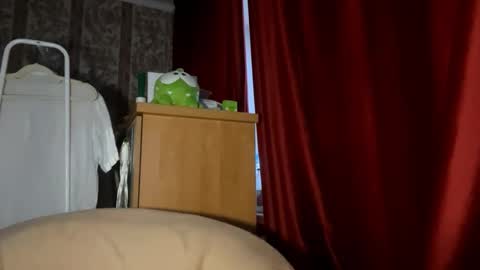 Snapshot of aileenamara chatting on October 3, 12:43 pm Kira online show from October 3, 12:43 pm