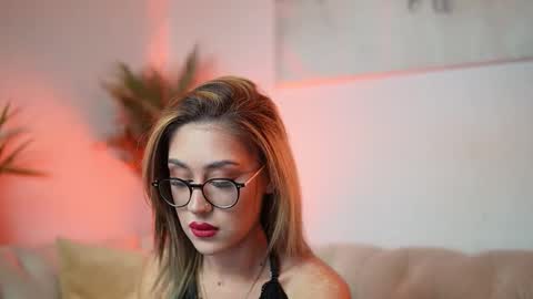 Snapshot of aileenaxa chatting on October 12, 6:32 pm Aileen online show from October 12, 6:32 pm