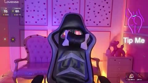 Snapshot of ailen_t_ chatting on October 3, 3:11 am ailen online show from October 3, 3:11 am