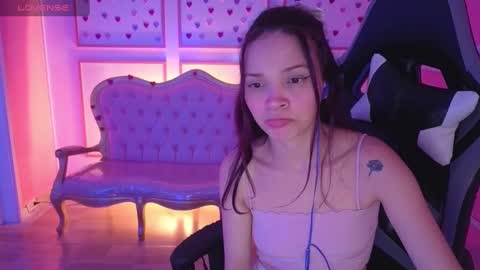 Snapshot of ailen_t_ chatting on September 23, 2:54 am ailen online show from September 23, 2:54 am