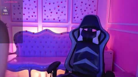 Snapshot of ailen_t_ chatting on September 25, 3:05 am ailen online show from September 25, 3:05 am