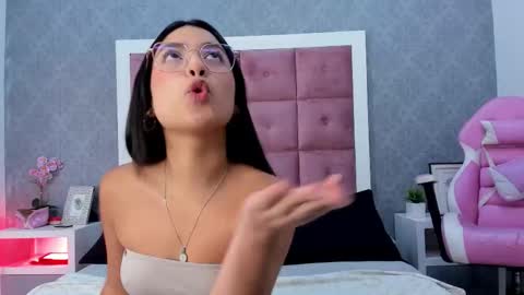 Ailen online show from November 21, 12:40 pm