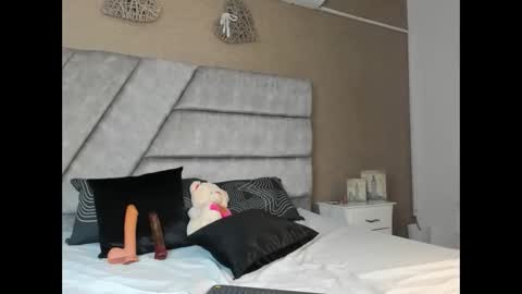 ailyndelosrios01 online show from February 22, 5:09 pm