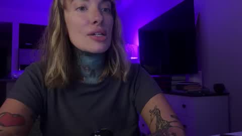 Airgead online show from November 28, 1:30 am