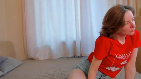 Sofia help me get 50 thumbs up online show from May 19, 5:36 am