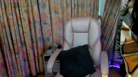 Snapshot of aisha_bx chatting on February 3, 11:31 am Aisha online show from February 3, 11:31 am