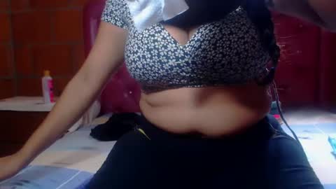 aisha koswell3 online show from February 18, 4:38 pm