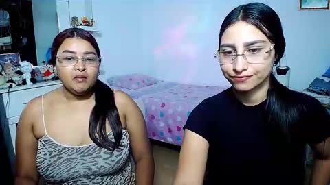 aisha_stacey0410 online show from February 9, 3:14 pm