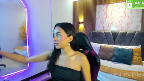 Aisha  online show from June 3, 12:06 pm