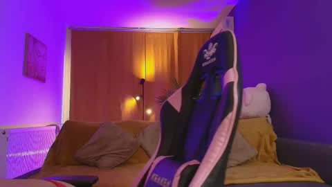 Lora online show from October 23, 8:31 am