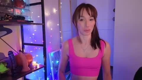 Snapshot of aishalee3 chatting on October 9, 6:28 am Aisha Lee online show from October 9, 6:28 am
