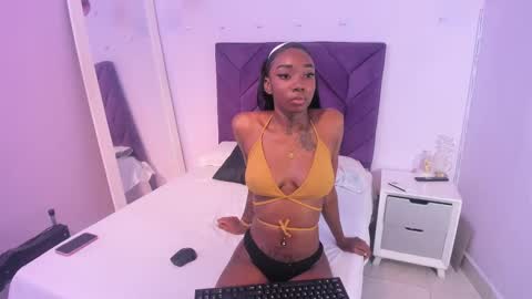Snapshot of aishalehmann chatting on October 7, 11:47 am aishalehmann online show from October 7, 11:47 am