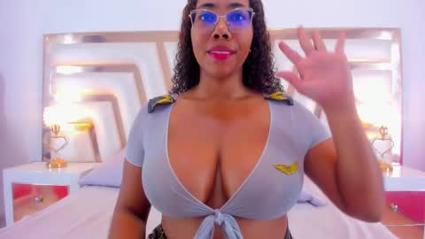 Snapshot of aisharodgers00 chatting on February 19, 8:31 pm Aisha Rodgers online show from February 19, 8:31 pm