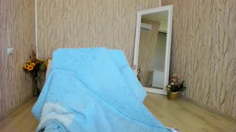 Snapshot of aisharouhi chatting on March 4, 3:33 am Aisha online show from March 4, 3:33 am