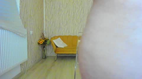 Snapshot of aisharouhi chatting on December 6, 5:20 am Aisha online show from December 6, 5:20 am