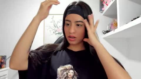 VALENTINA  independent online show from November 17, 2:23 am