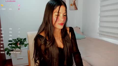 Snapshot of aitanaa1_ chatting on February 10, 10:09 pm Aitana online show from February 10, 10:09 pm