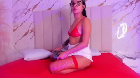 aiyla_turkmen_ online show from June 11, 12:02 pm