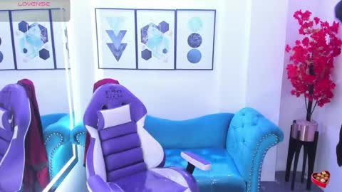 Azaka  online show from February 9, 12:07 pm