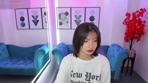 Snapshot of akaza_hakuji_ chatting on October 6, 12:33 pm Azaka online show from October 6, 12:33 pm