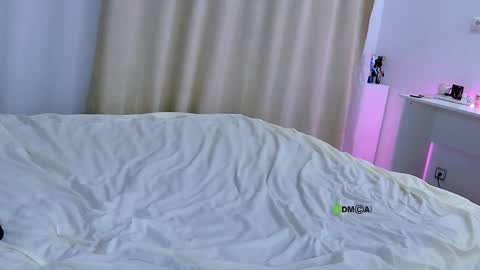 Hi Im Oli online show from April 9, 1:41 am