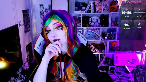 Aki online show from April 6, 11:28 pm