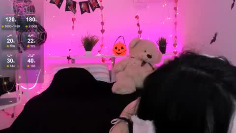 Snapshot of akiraasai chatting on October 18, 10:00 pm Akira please help me get my first 50 thumps up online show from October 18, 10:00 pm