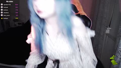 akirahartyx online show from January 12, 2:19 pm