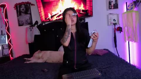 Snapshot of alaia_asuka chatting on October 19, 11:07 pm Alaia online show from October 19, 11:07 pm