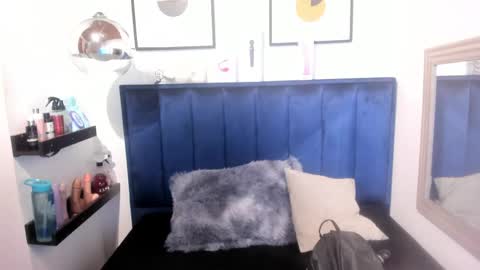 Alaia Carter online show from April 12, 3:42 am