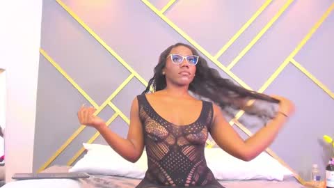 Snapshot of alaia_colins chatting on March 6, 2:51 am alaia_colins online show from March 6, 2:51 am