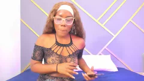 Snapshot of alaia_colins chatting on February 11, 5:26 am alaia_colins online show from February 11, 5:26 am