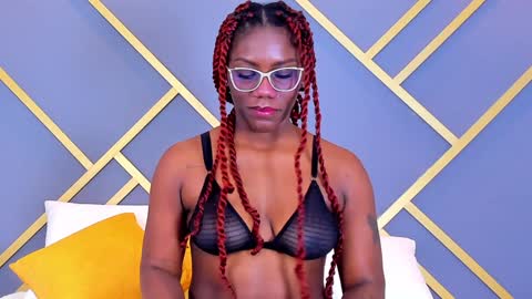Snapshot of alaia_colins chatting on December 16, 11:55 am alaia_colins online show from December 16, 11:55 am
