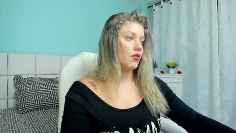 Snapshot of alaia_greyy chatting on October 14, 8:00 pm Alaia online show from October 14, 8:00 pm
