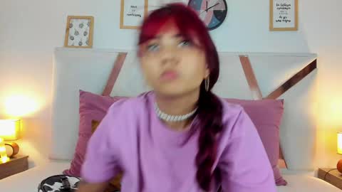 Snapshot of alaiarogers chatting on February 1, 11:43 am Alaia online show from February 1, 11:43 am