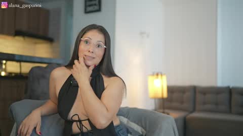 Alana Gasparini online show from June 7, 8:59 pm