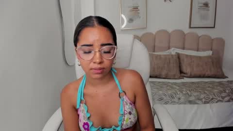 alana  online show from May 28, 9:56 pm
