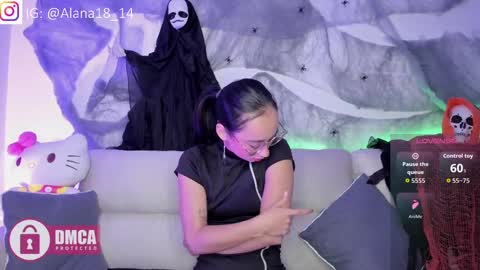 Snapshot of alana_pherson chatting on October 3, 2:05 am alana_pherson online show from October 3, 2:05 am