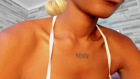 Alana online show from November 5, 7:08 pm