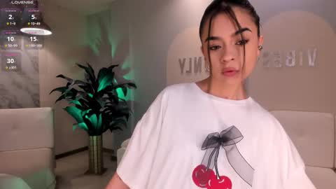 Snapshot of alanacraft chatting on September 16, 12:13 pm Alana online show from September 16, 12:13 pm