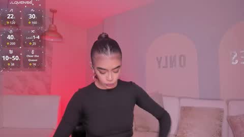 Alana online show from October 31, 2:10 pm