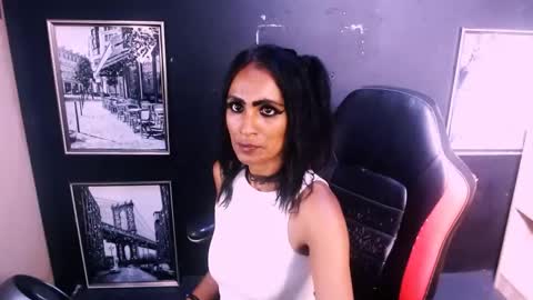 alanadelray online show from October 28, 8:42 am