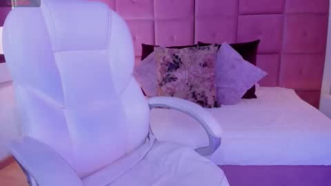 alanah_connors online show from November 16, 3:34 pm